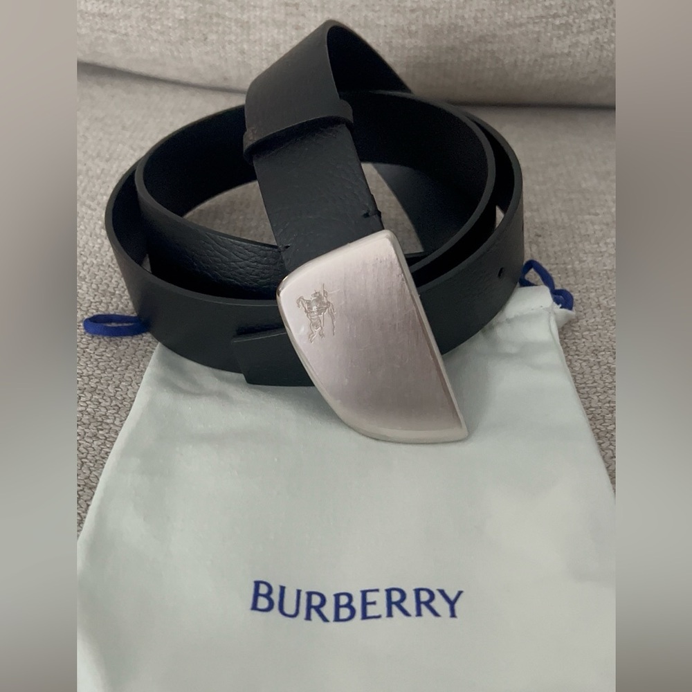 Burberry leather belt